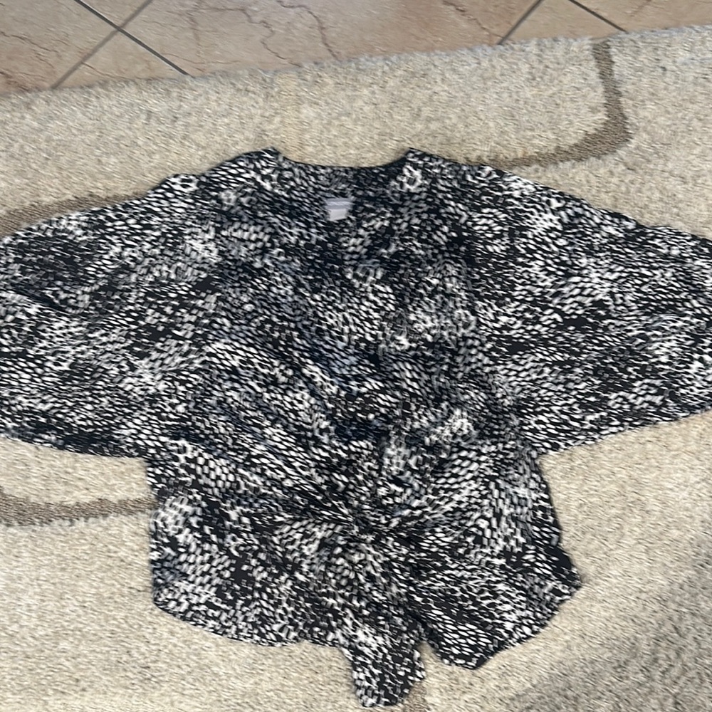 Chicos Black and White Women's Top Size 1